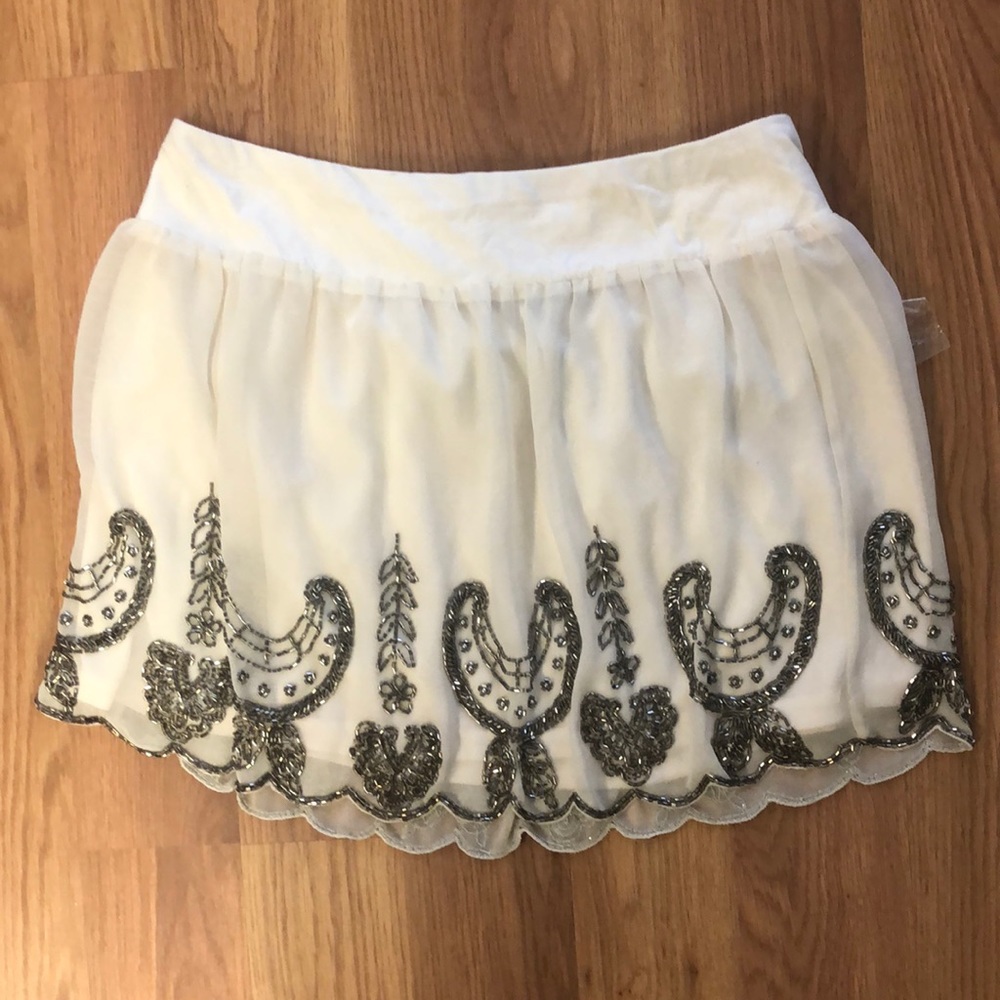 Skirt with beading